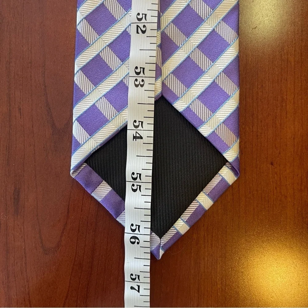 GEOFFREY BEANE ~ Gorgeous Lavender Lattice Weave Print Tie ~ Silk Blend